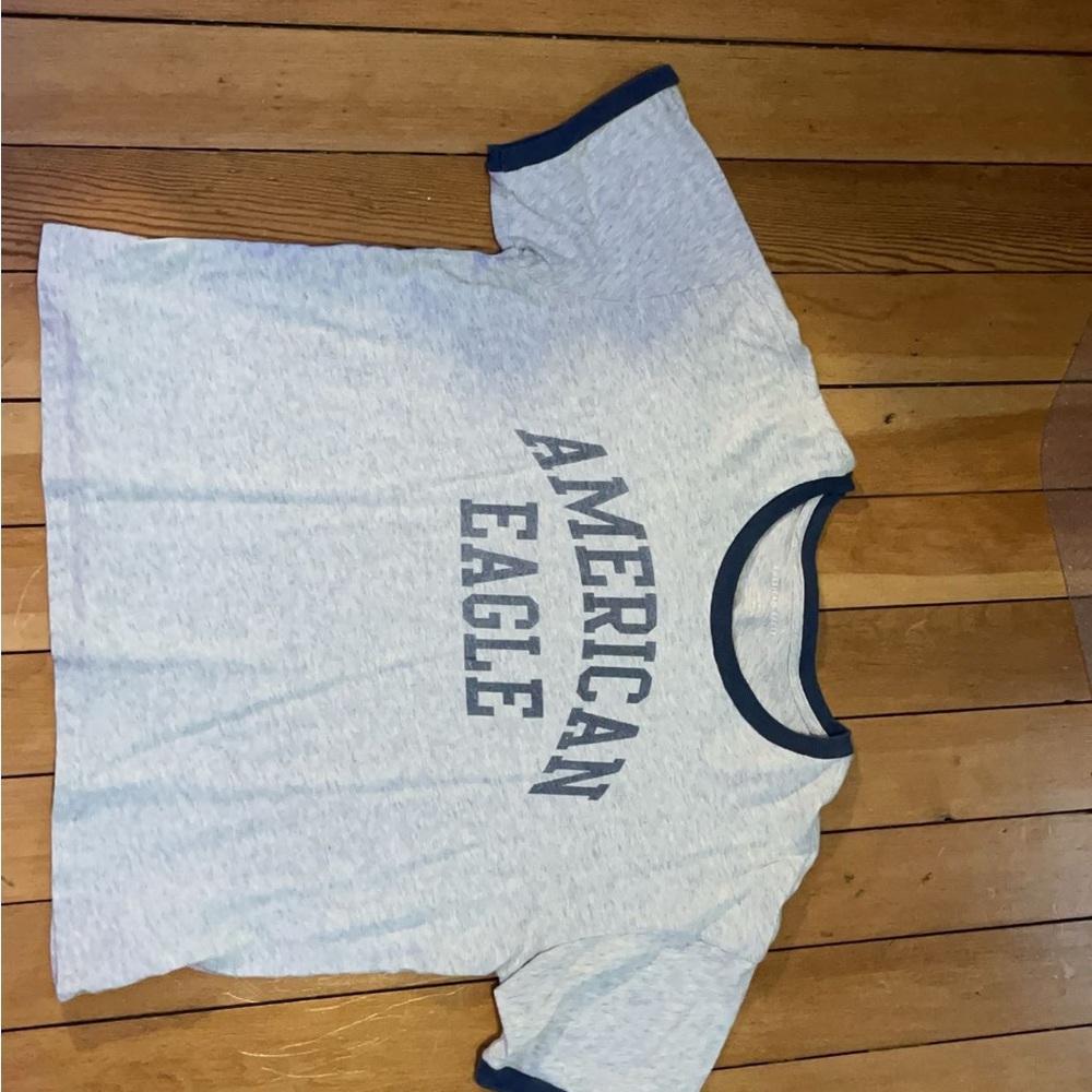 gray american eagle t shirt